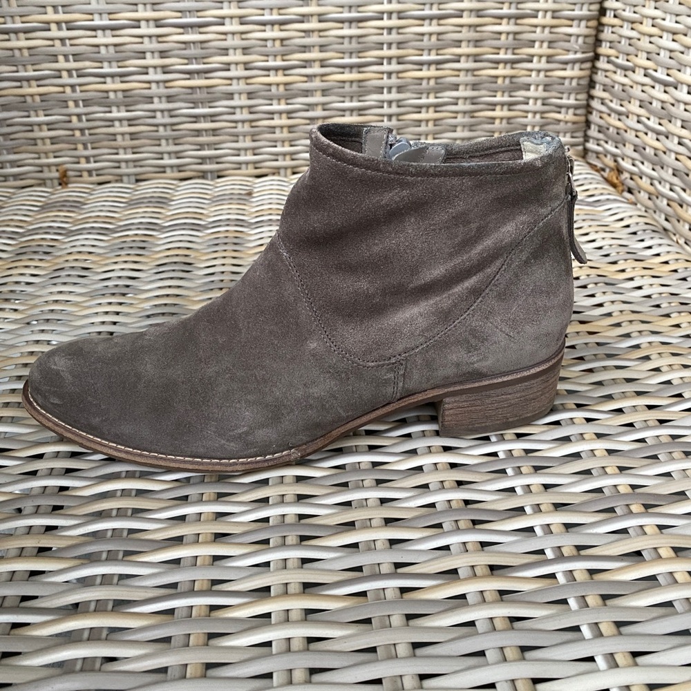 Paul Green Echt Leder gray suede boots 5=7.5 US